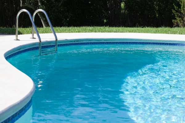 Designing Your Dream: How Custom Swimming Pools Transform Outdoor Living